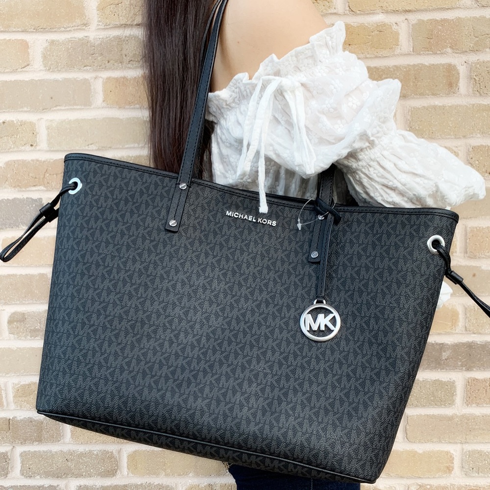 👜💕 Michael Kors Large Carryall Tote - Picture 1 of 5